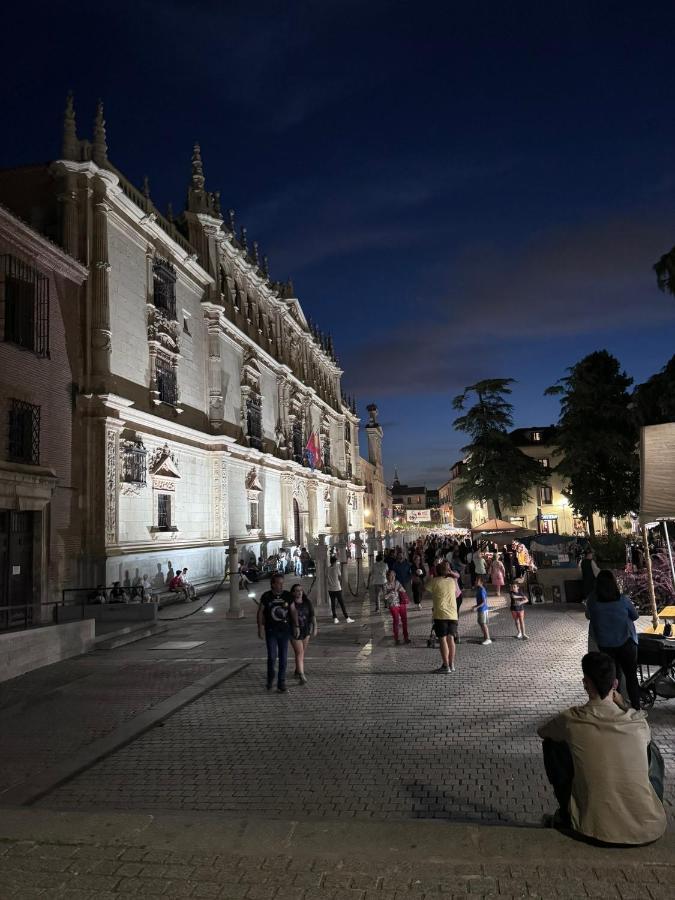 Sonar En La Plaza Cervantes 1 Alcalá de Henares Dış mekan fotoğraf