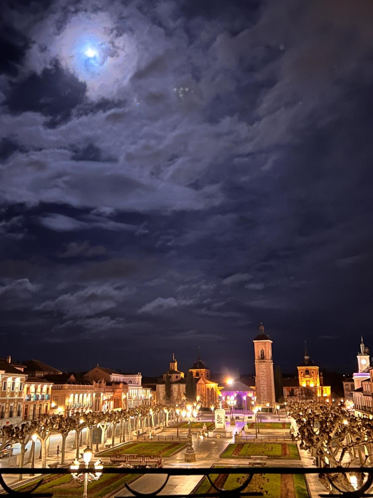 Sonar En La Plaza Cervantes 1 Alcalá de Henares Dış mekan fotoğraf