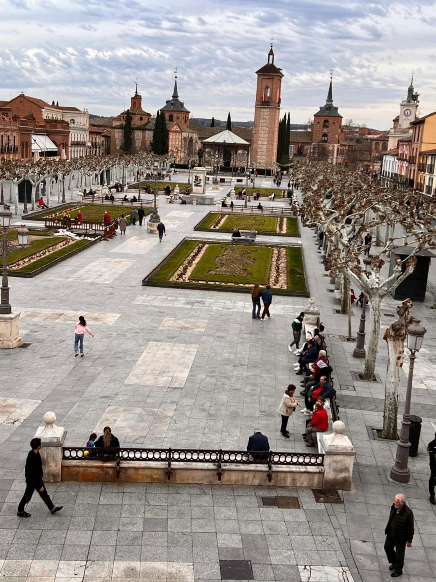 Sonar En La Plaza Cervantes 1 Alcalá de Henares Dış mekan fotoğraf